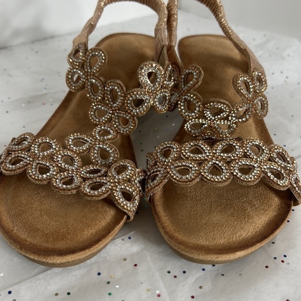 Woman’s Sandals - Picture 16 of 16
